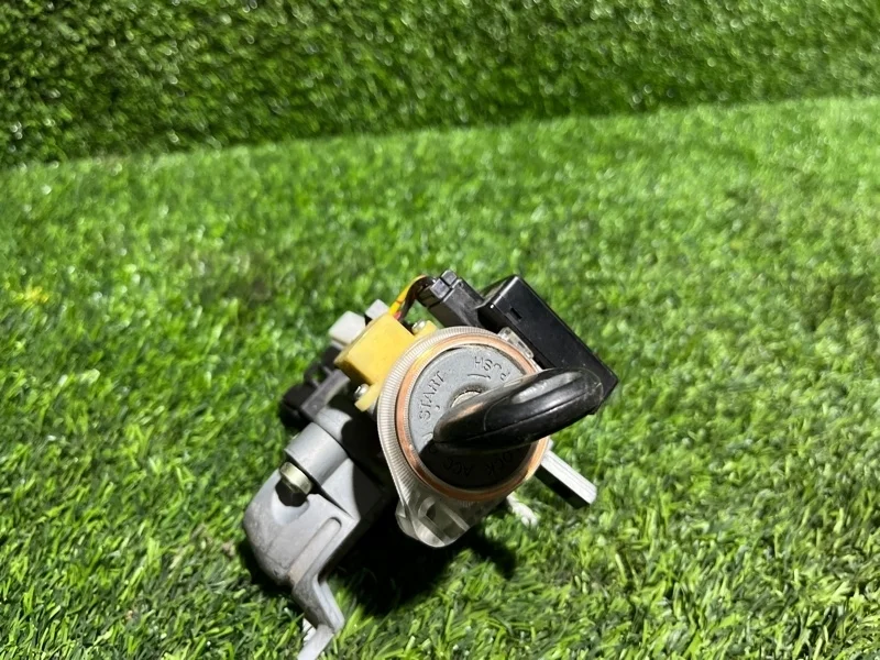 Замок зажигания Mitsubishi Lancer 2000-2010 MR587993