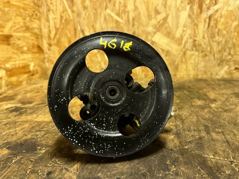 Насос гур Mitsubishi Lancer 2000-2010 MN184075 CS 4G18