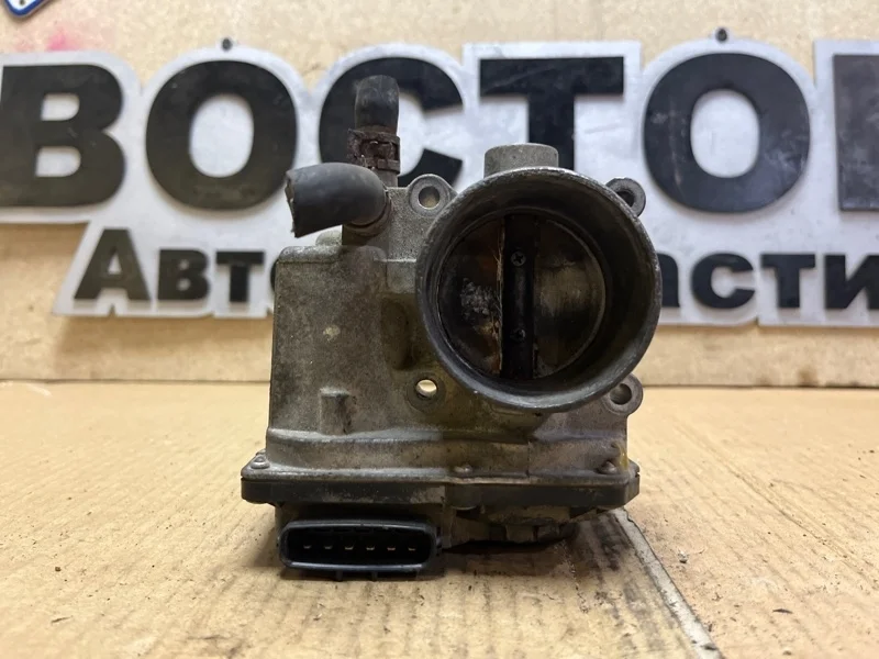 Дроссельная заслонка TOYOTA AURIS 2203037010 ZRE151 1ZR-FE