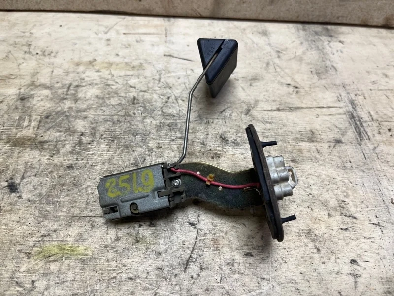 Датчик уровня топлива Mitsubishi Pajero 2006-2022 MR342870 V75W 6G72