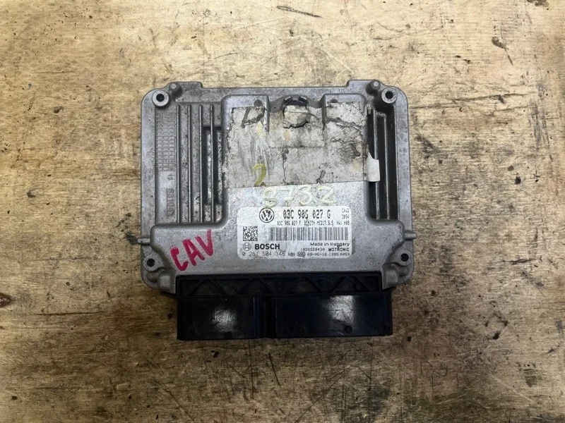 Блок управления двигателем Volkswagen Tiguan 03C906027G 5N1 CAV