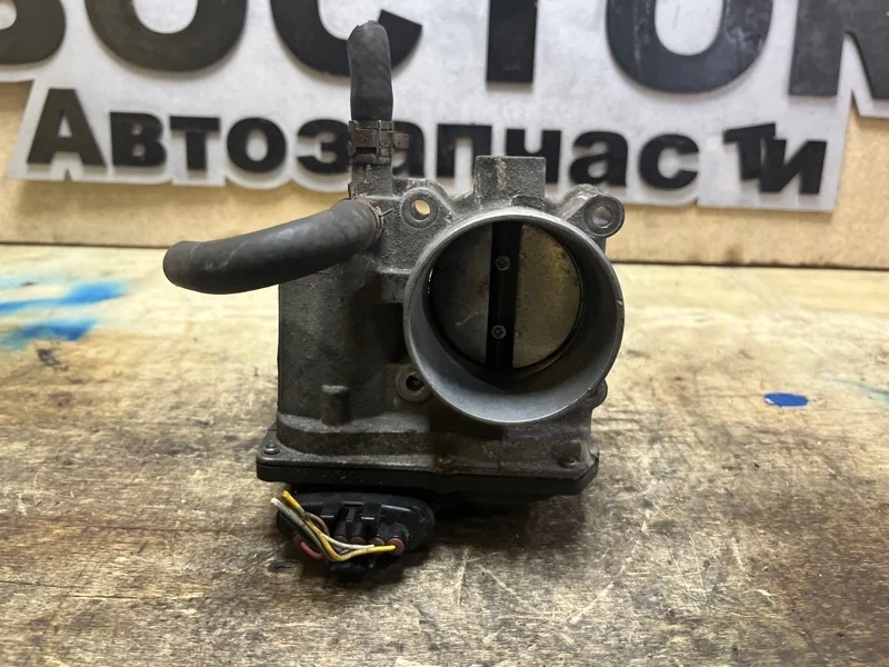 Дроссельная заслонка TOYOTA AURIS 2006-2012 2203037010 ZRE151 1ZR-FE