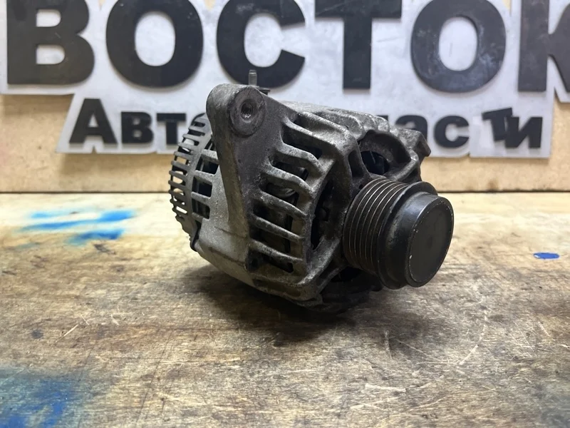 Генератор TOYOTA AURIS 270600T010 ZRE151 1ZR-FE