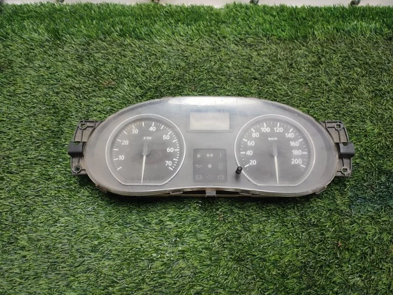 Панель приборов Renault Logan 2004-2016 8200866331