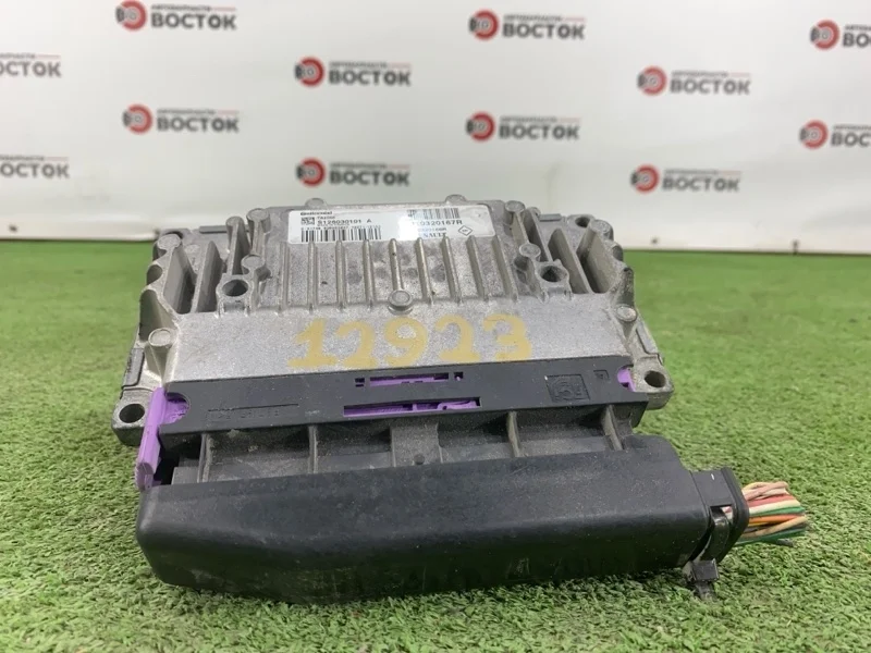Блок управления двигателем Renault Duster 2010-2021 310320167R HSA F4R