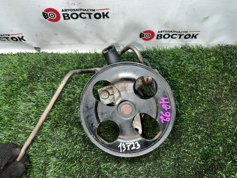 Насос гур Mitsubishi Carisma 1995-2005 MR131033 DA1A 4G92