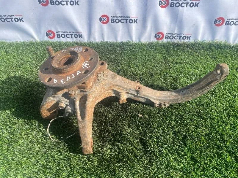 Ступица Mitsubishi Galant 1996-2005 MR369426 EA2A 4G63, передняя правая