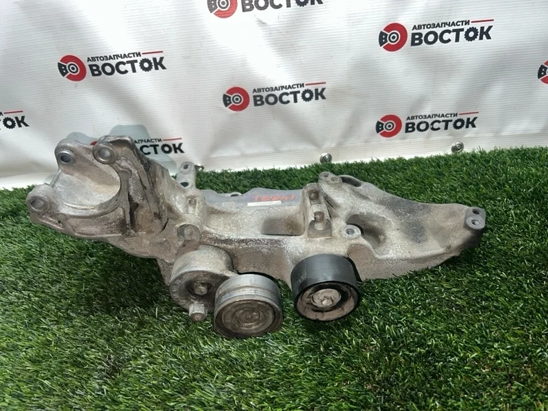 Кронштейн генератора Renault Duster 2010-2021 8201033565 HSM F4R