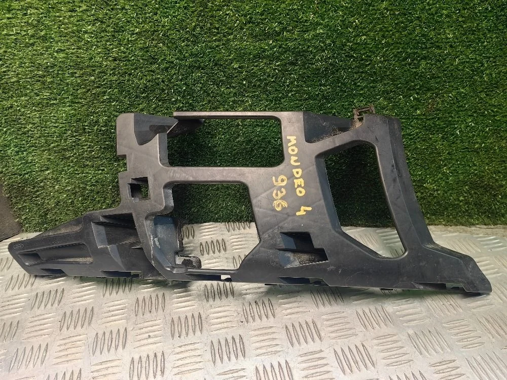 Кронштейн переднего бампера правый Ford Mondeo IV