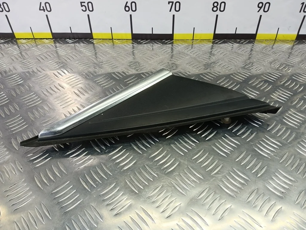 Накладка крыла переднего правая FORD Focus III (2