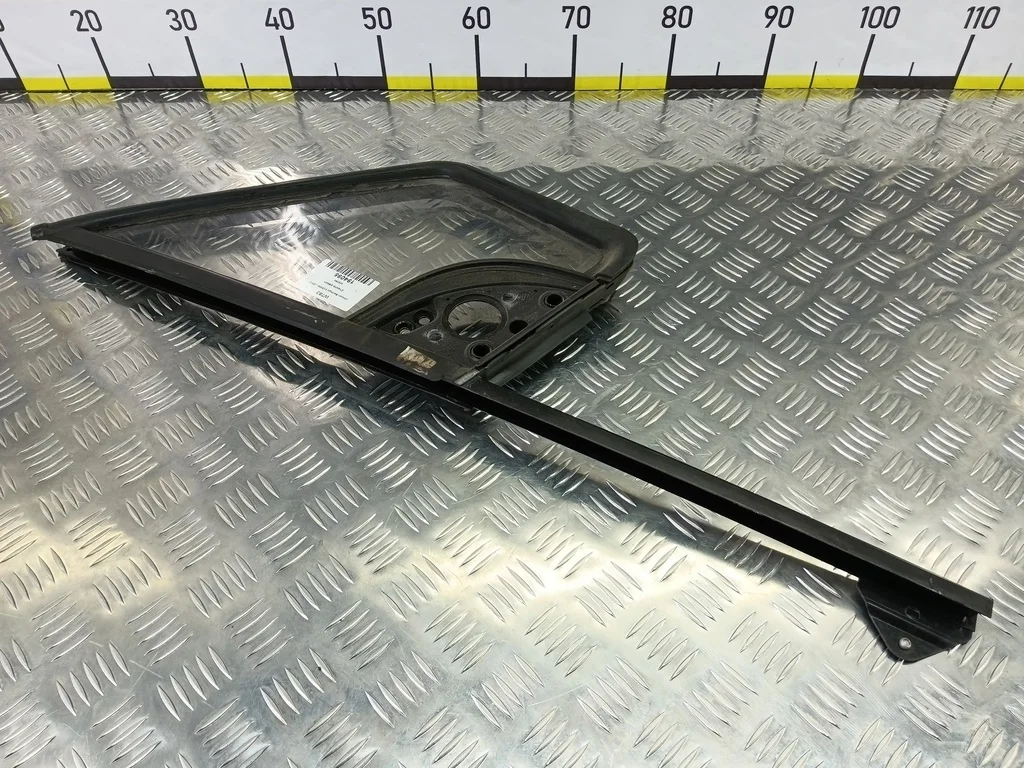 Стекло двери передней правое Citroen Berlingo II