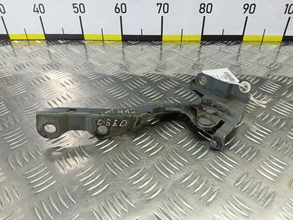 Петля капота правая Kia Ceed ED (2006—2010)