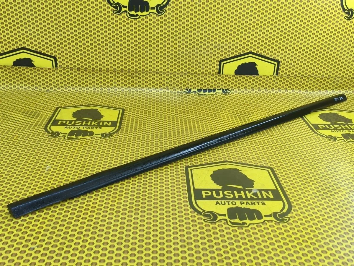 Бархотка внешняя Nissan X-Trail 2012 82820JG000 T31 M9R, задняя правая