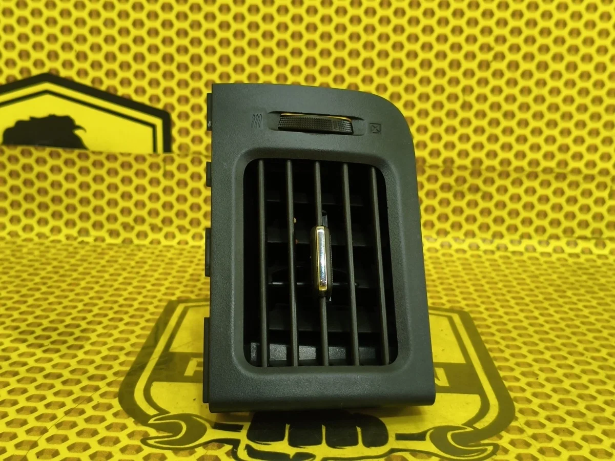 Дефлектор салона боковой Nissan X-TRAIL 2012 68761JG45C T31 M9R, левый