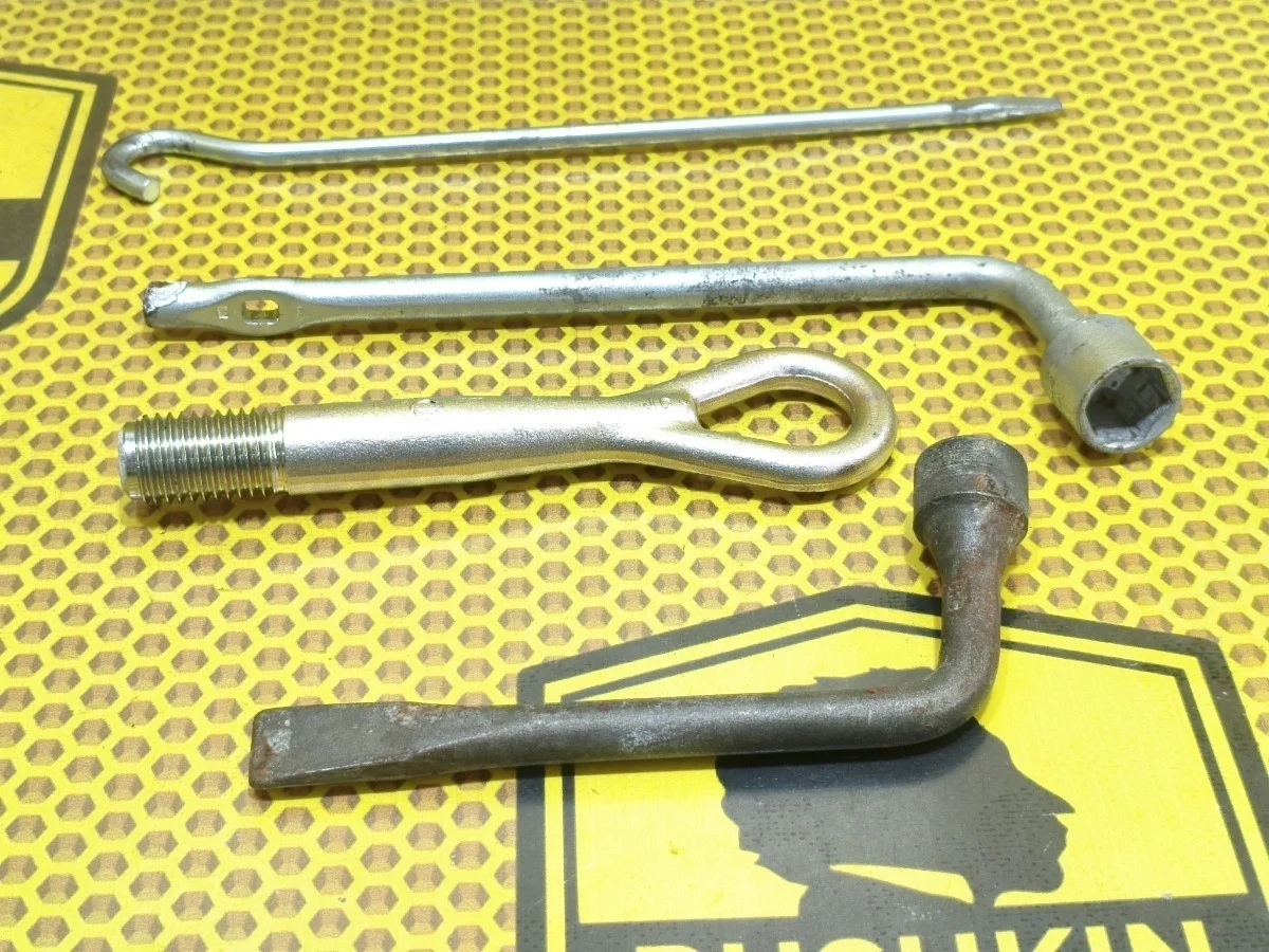 Набор инструментов Nissan Murano 2011 511121KA0A Z51 VQ35DE