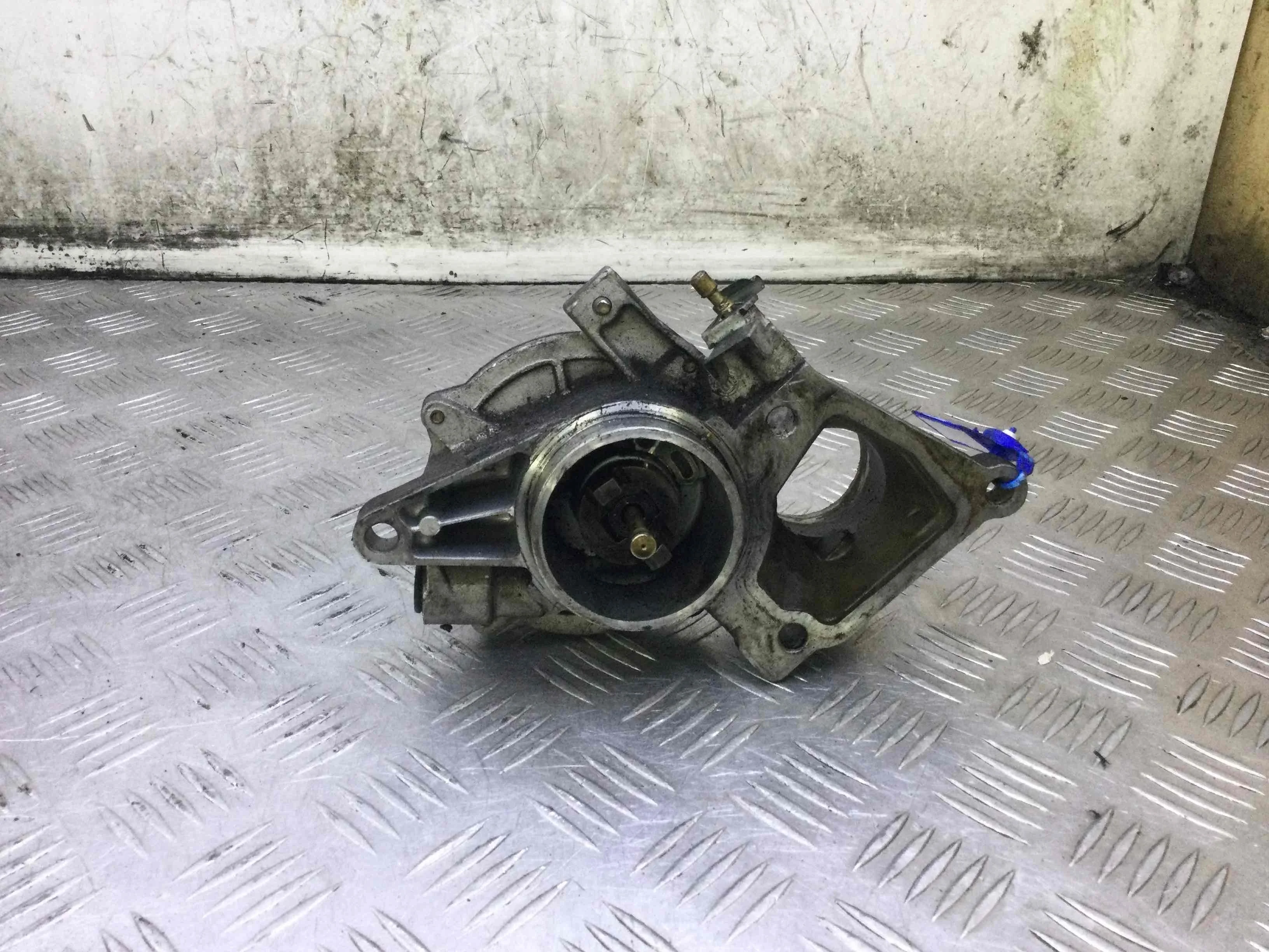 Насос вакуумный Ford Mondeo 3 поколение [рестайлинг] (2003-2007) дизель 2.0 TDI Механика Седан