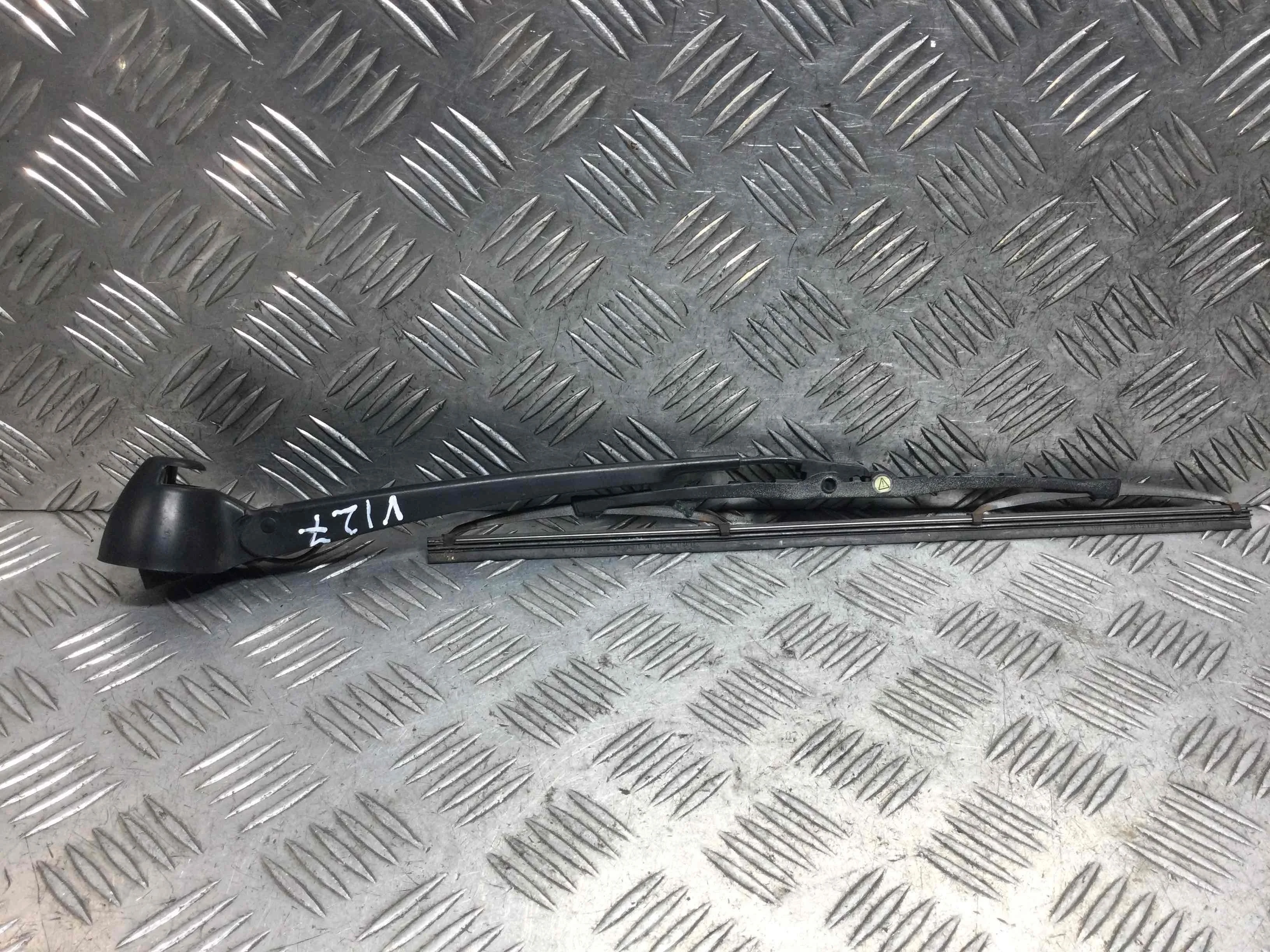 Щеткодержатель задний Audi A4 B5 [рестайлинг] (1999-2001) дизель 1.9 TDI Механика Универсал