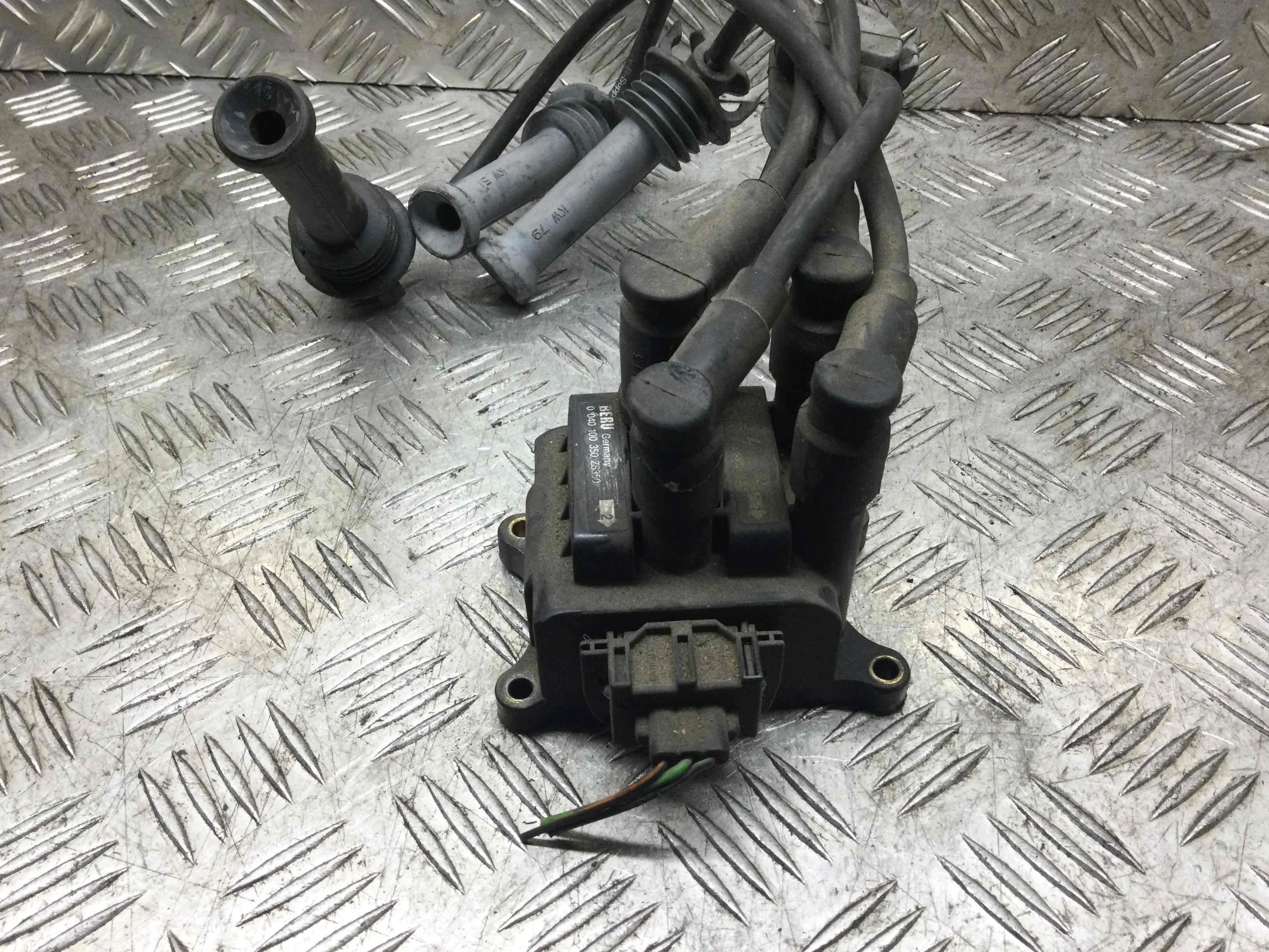 Катушка зажигания Ford Focus 1 поколение [рестайлинг] (2001-2005) бензин 1.6 i Механика Х/б