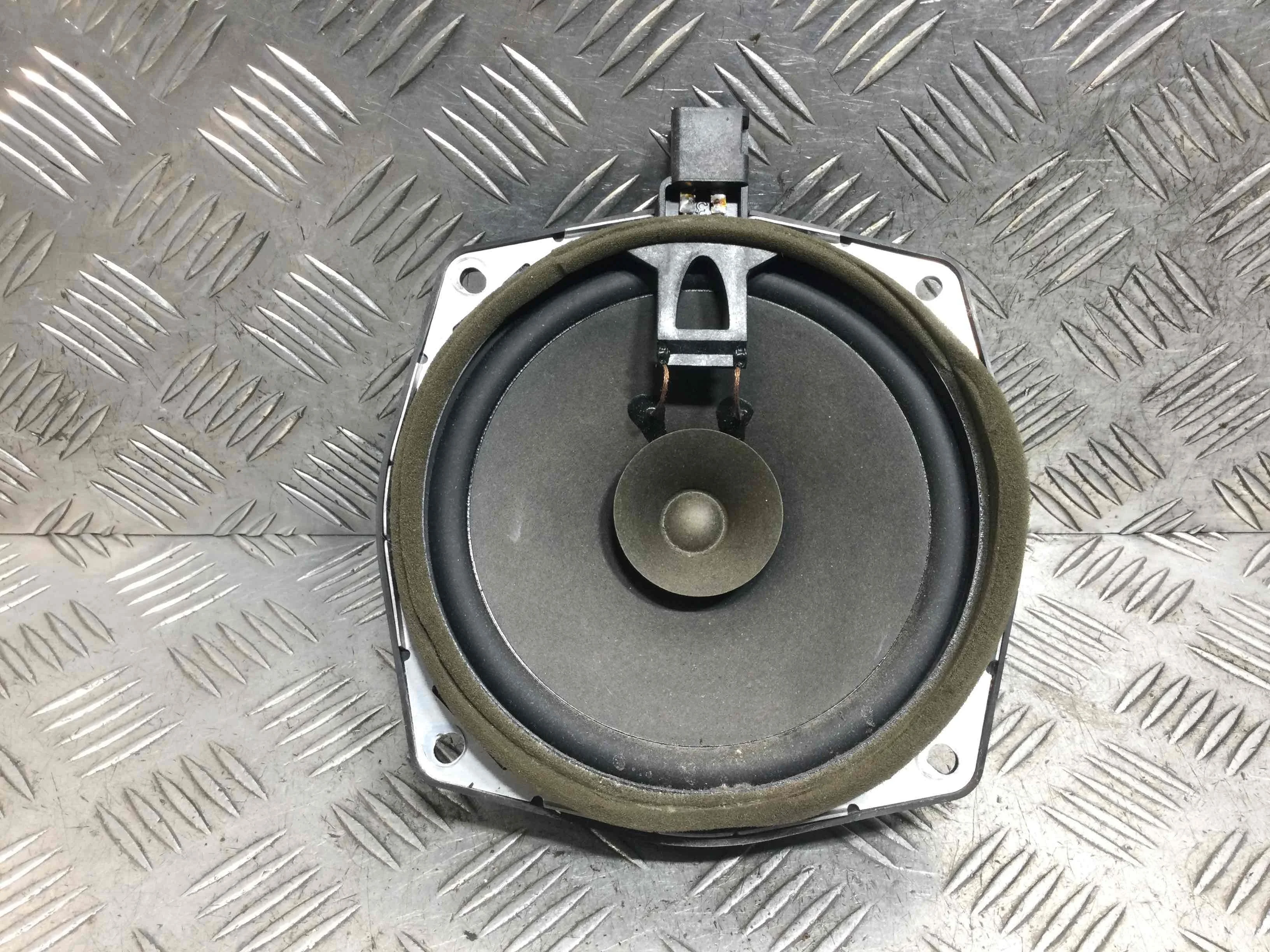 Динамик двери передней левой Mitsubishi Space Runner 1 поколение [рестайлинг] (1995-1999) бензин 2.0 i Механика Минивэн