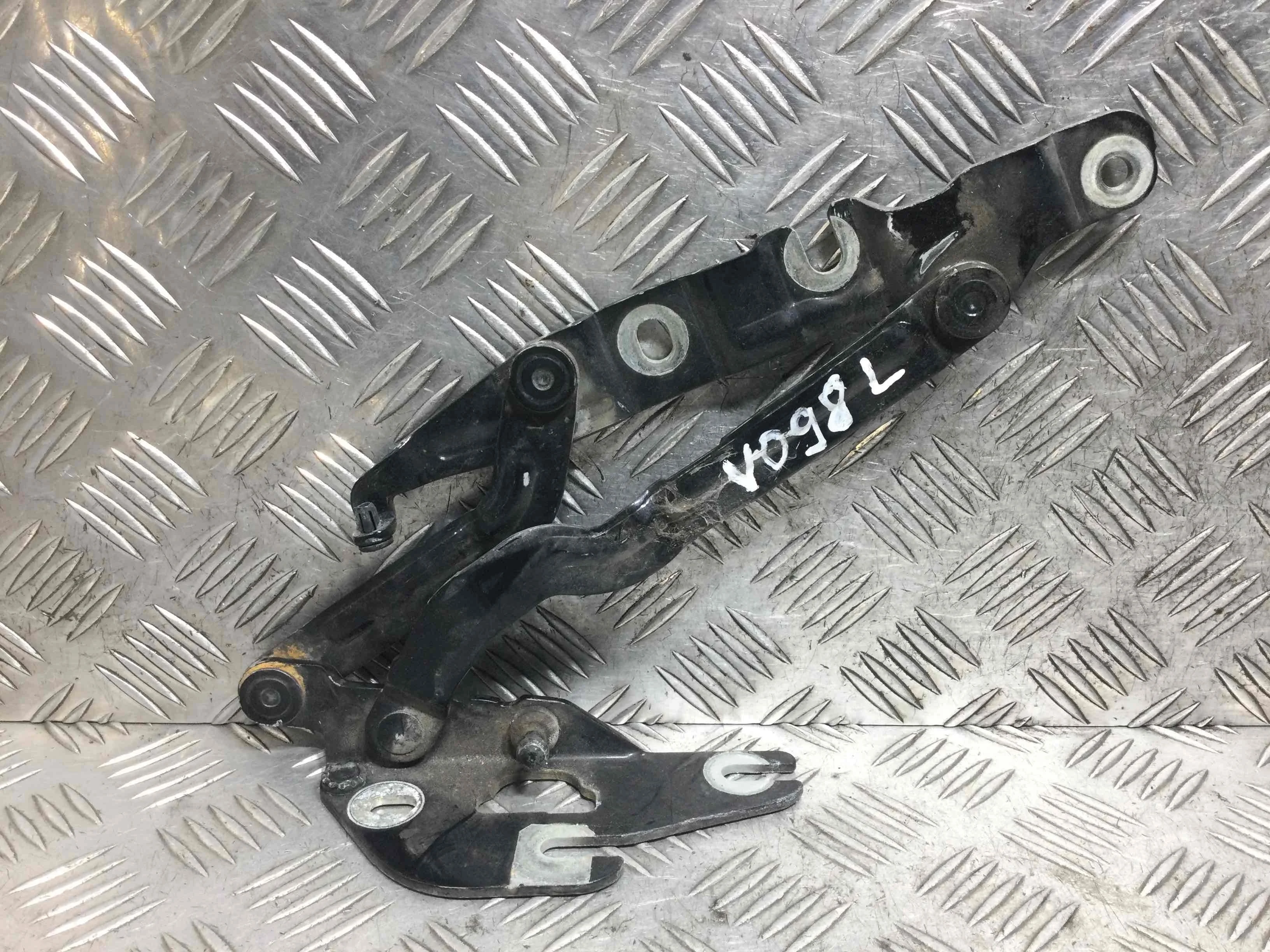 Петля крышки багажника Audi A6 C5/4B (1997-2004) дизель 2.5 TDI Автомат Седан