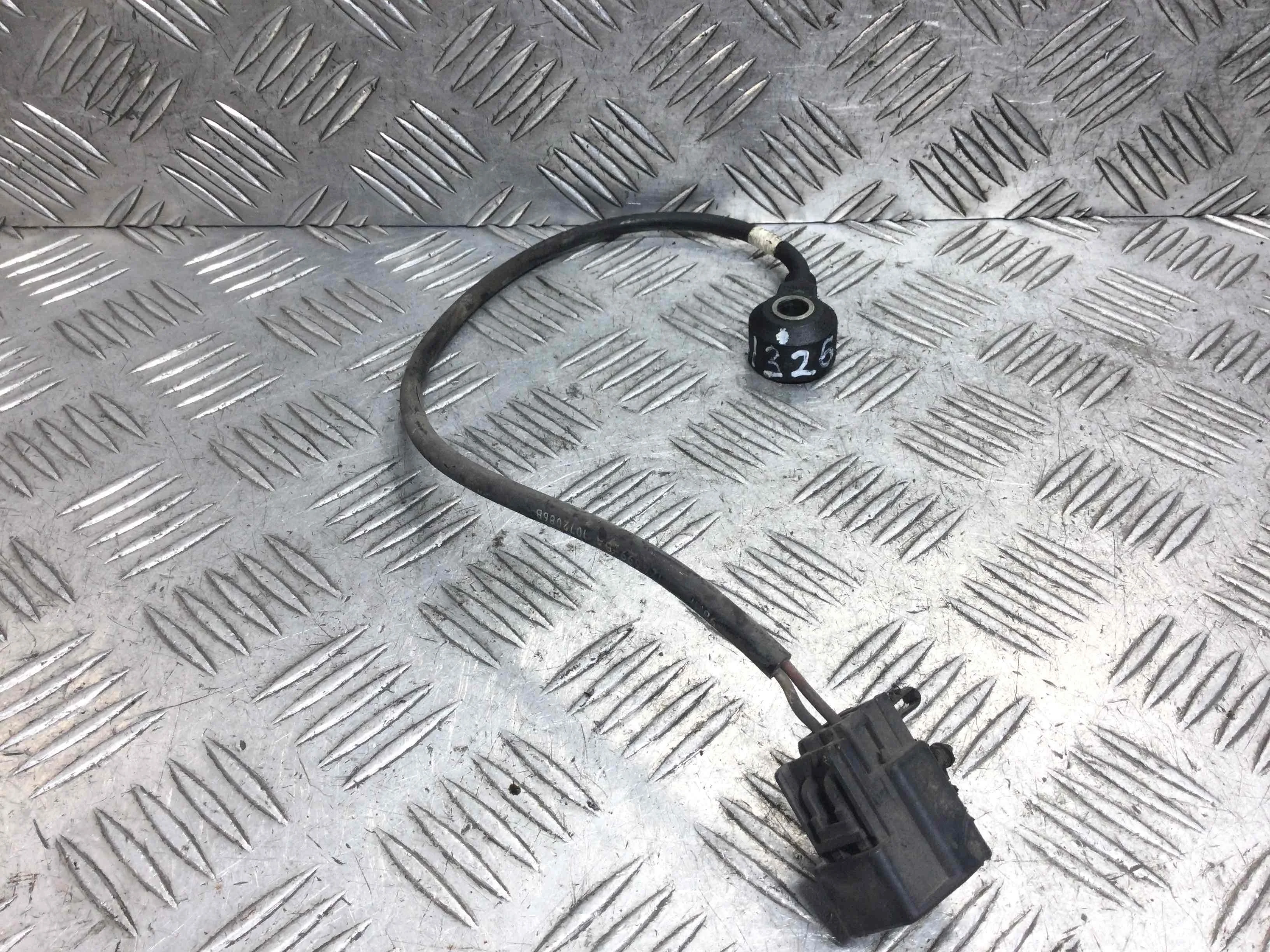 Датчик детонации Ford Focus 1 поколение [рестайлинг] (2001-2005) бензин 1.6 i Механика Х/б