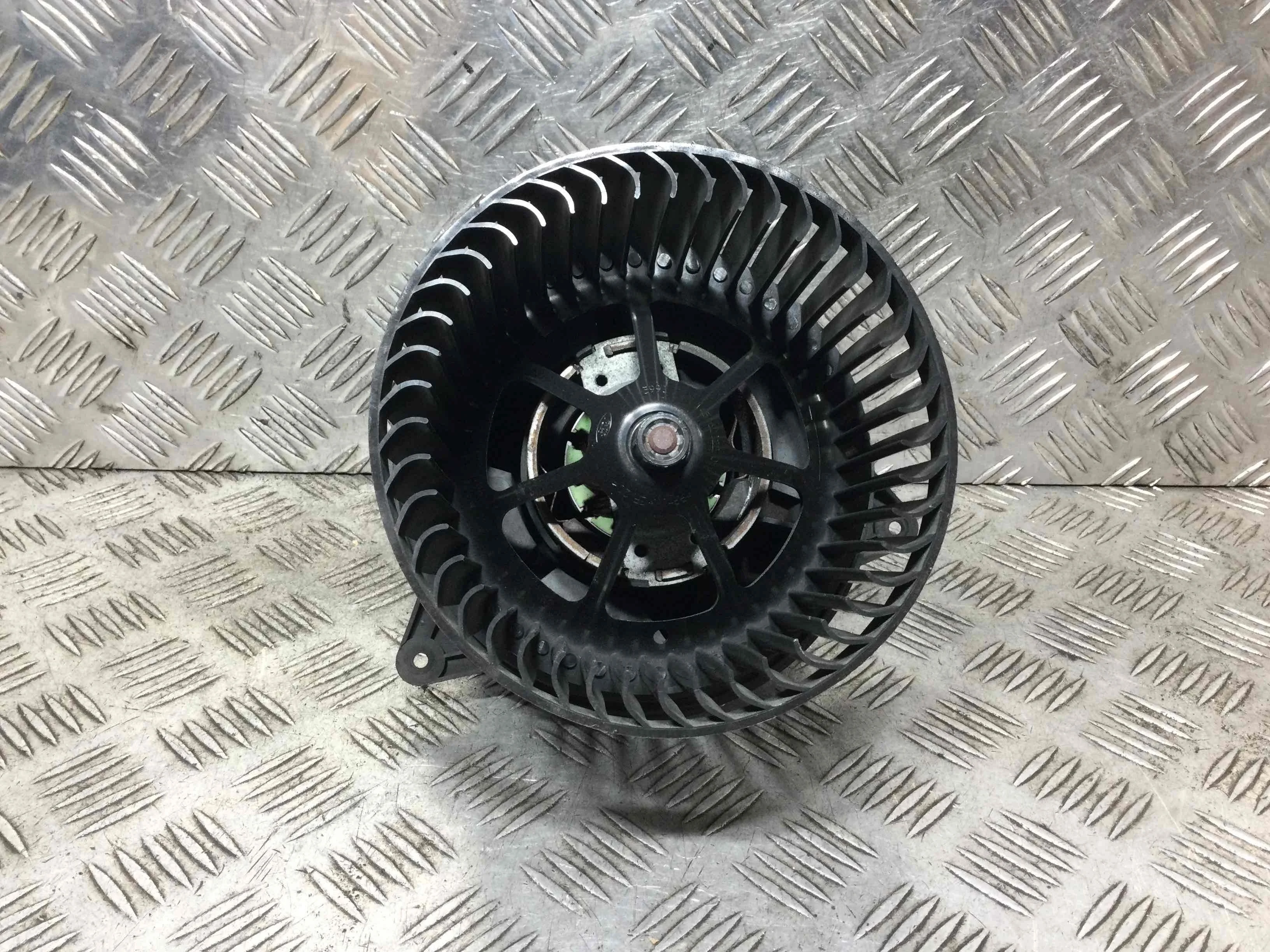 Моторчик печки Ford Mondeo 3 поколение (2000-2003) бензин 1.8 i Механика Х/б