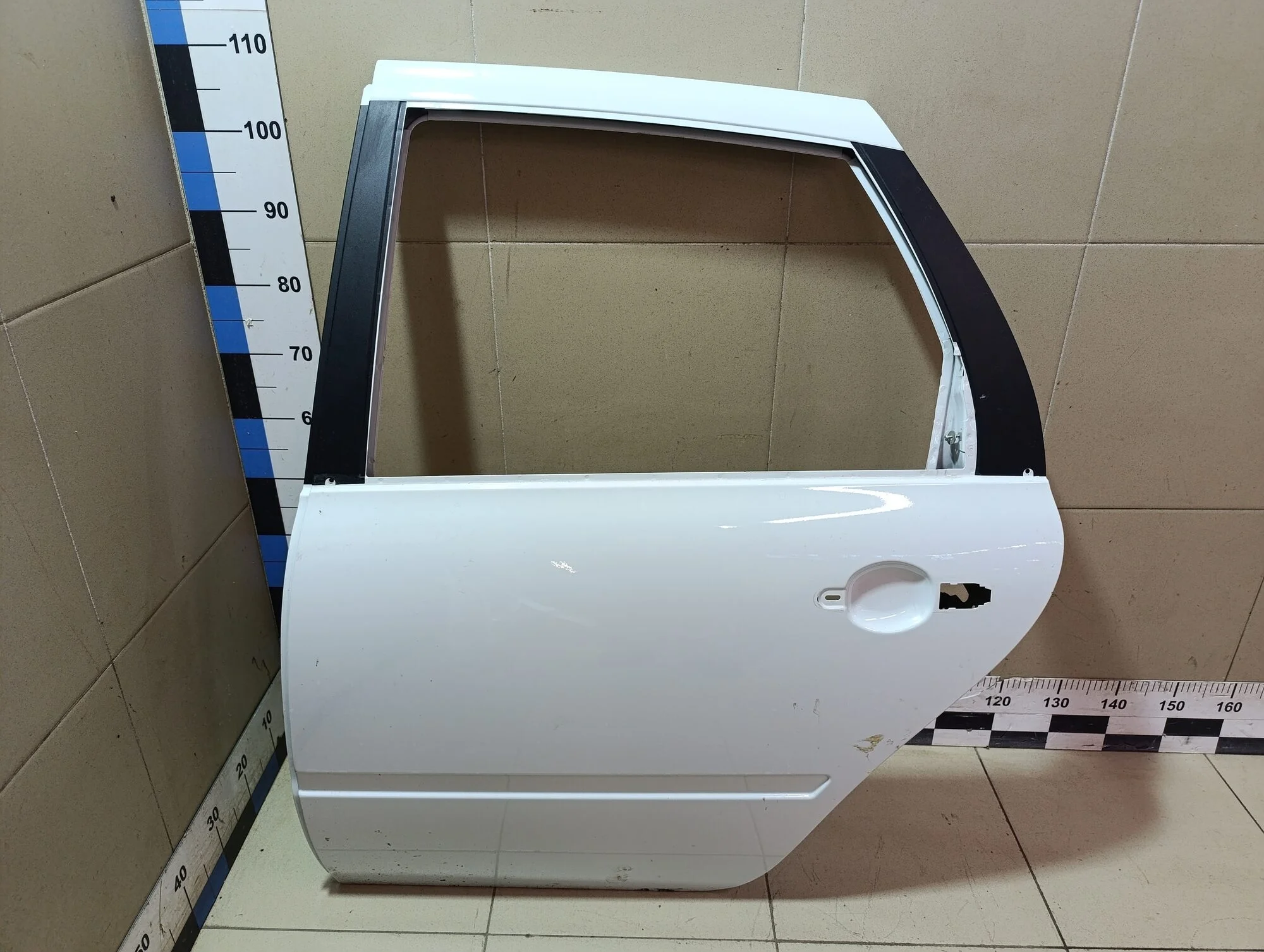 Дверь задняя левая Lada Granta 2011>