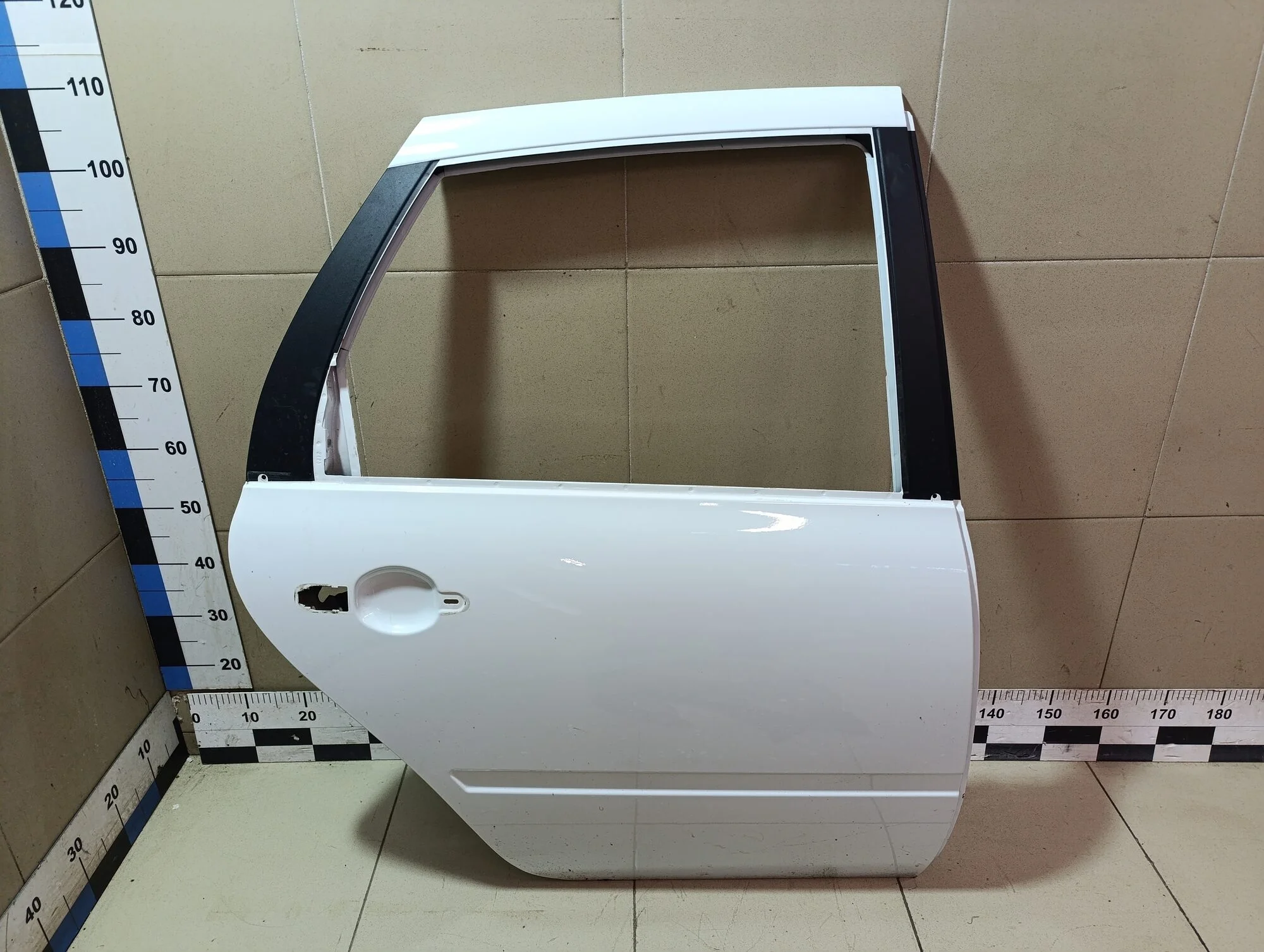 Дверь задняя правая Lada Granta 2011>