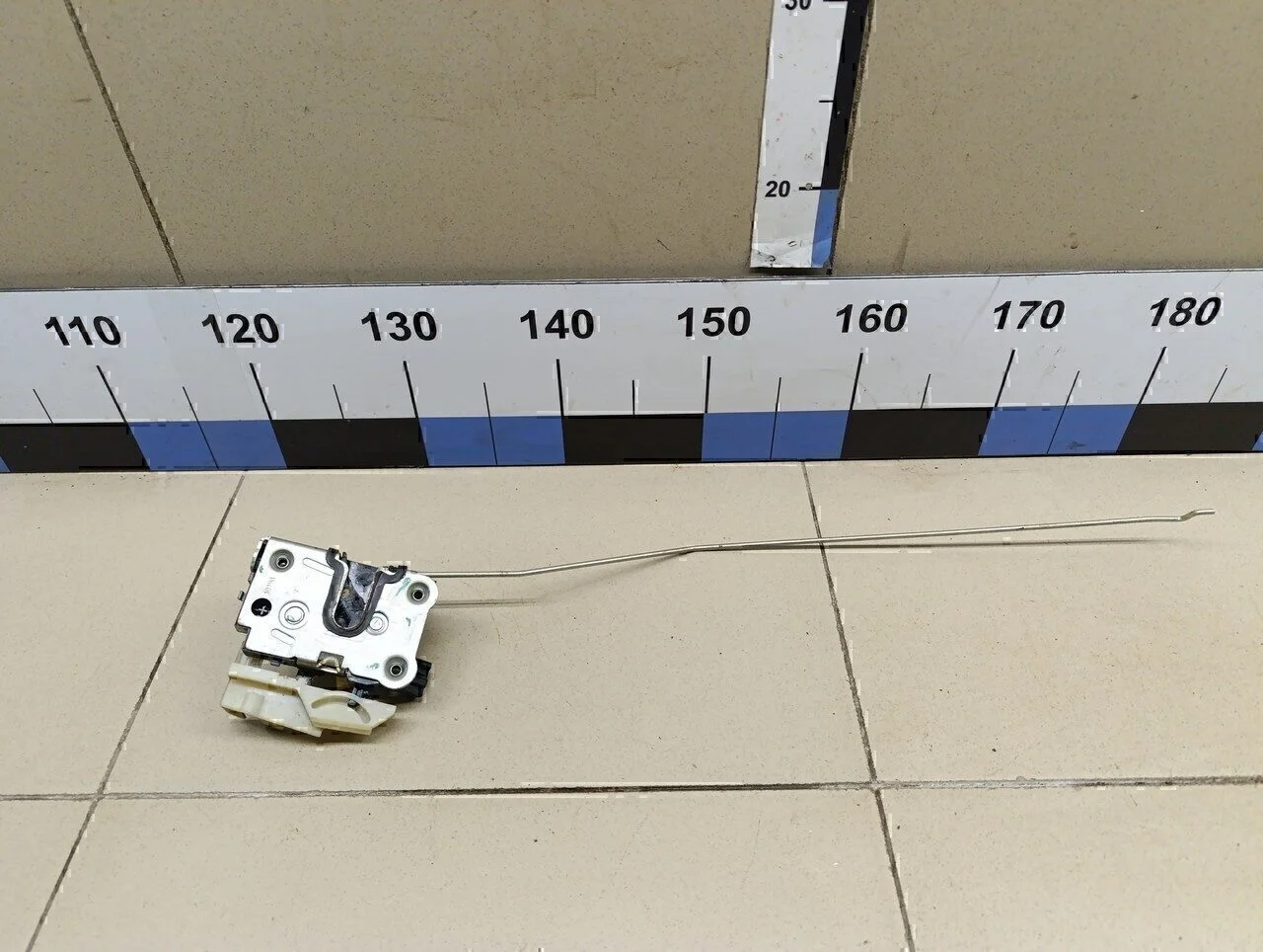 Замок двери передней левой Duster 2012>