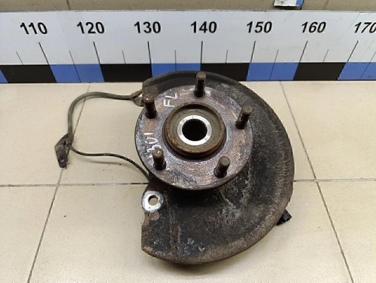 Кулак поворотный передний левый ASX 2010-2016