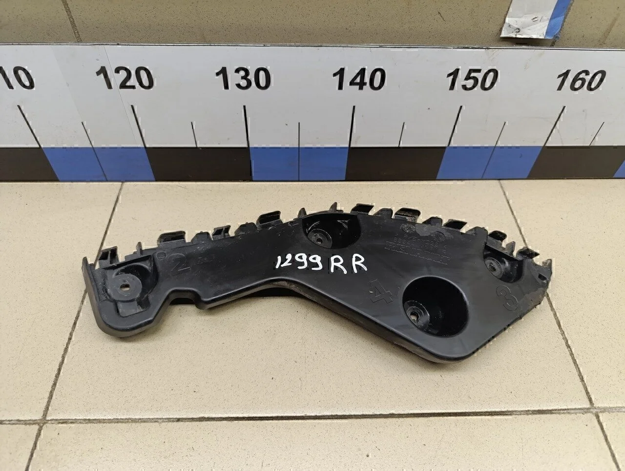 Направляющая заднего бампера правая Duster 2012>