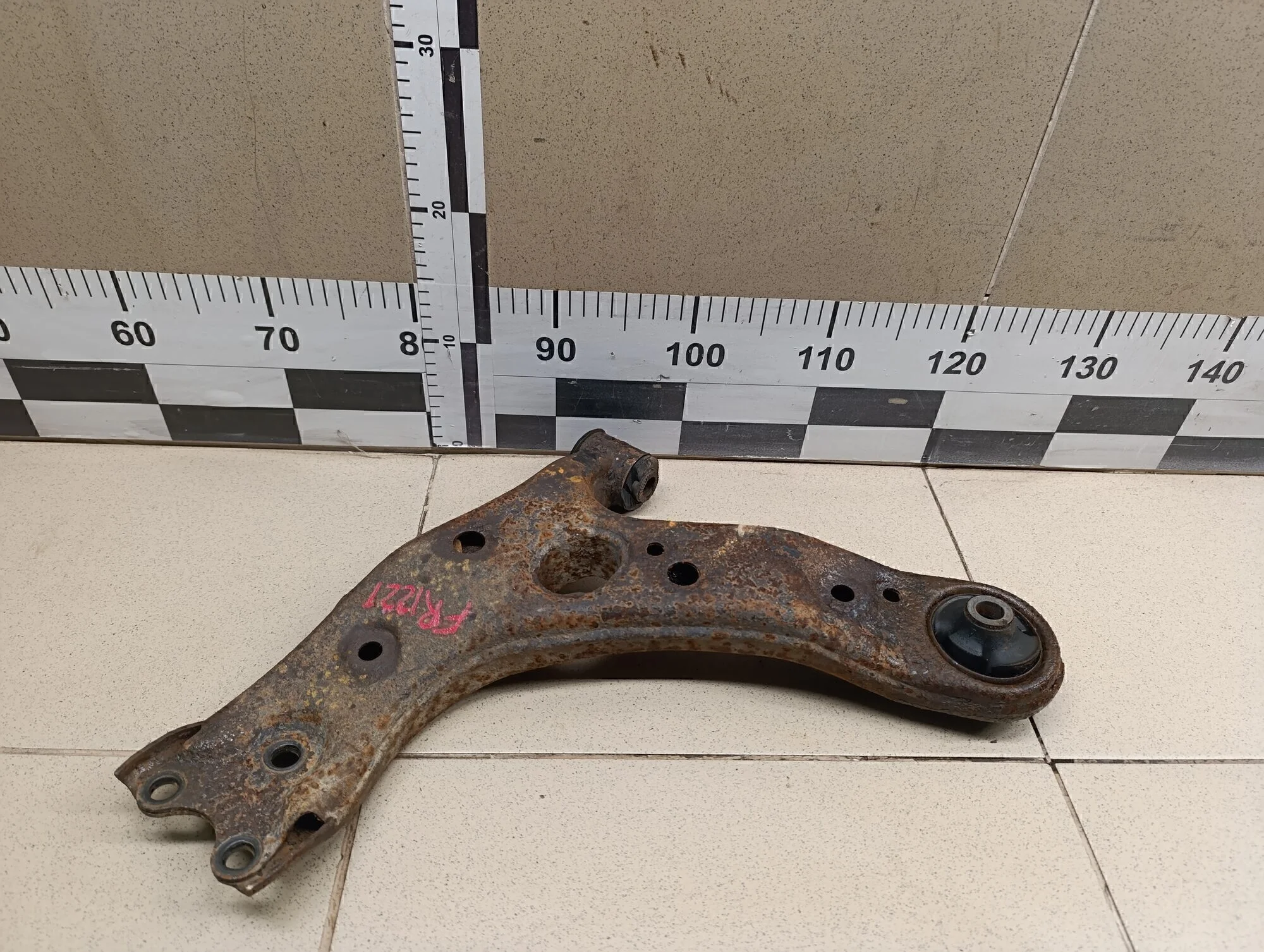 Рычаг передний правый Auris (E15) 2006-2012