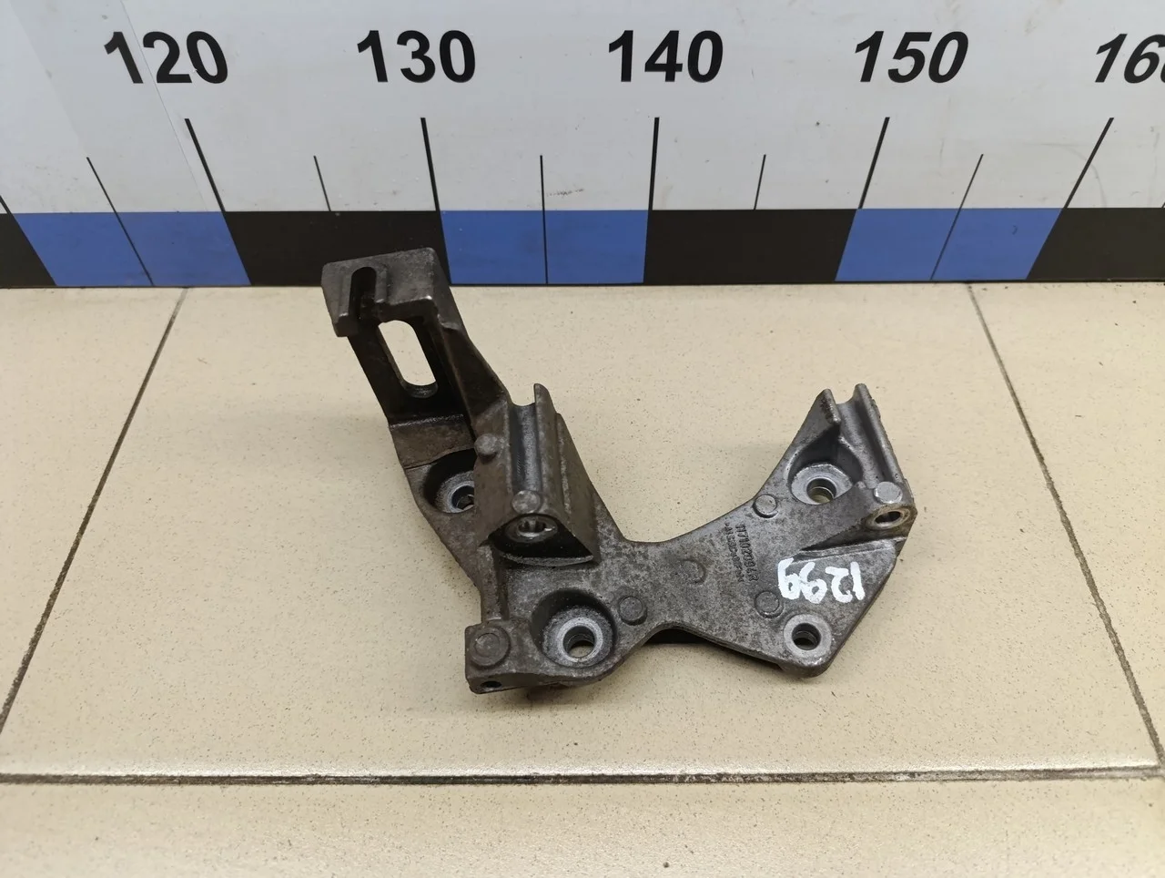 Кронштейн генератора Duster 2012>