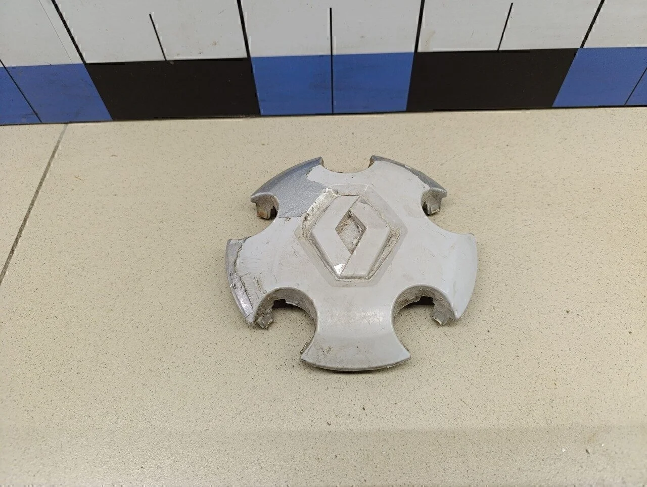 Колпак декоративный Duster 2012>