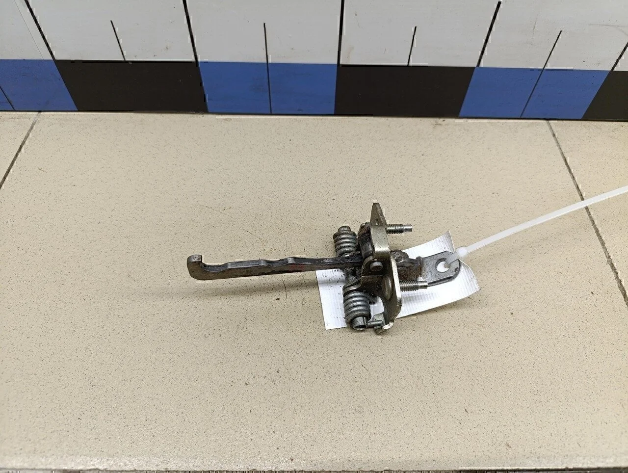 Ограничитель двери Duster 2012>