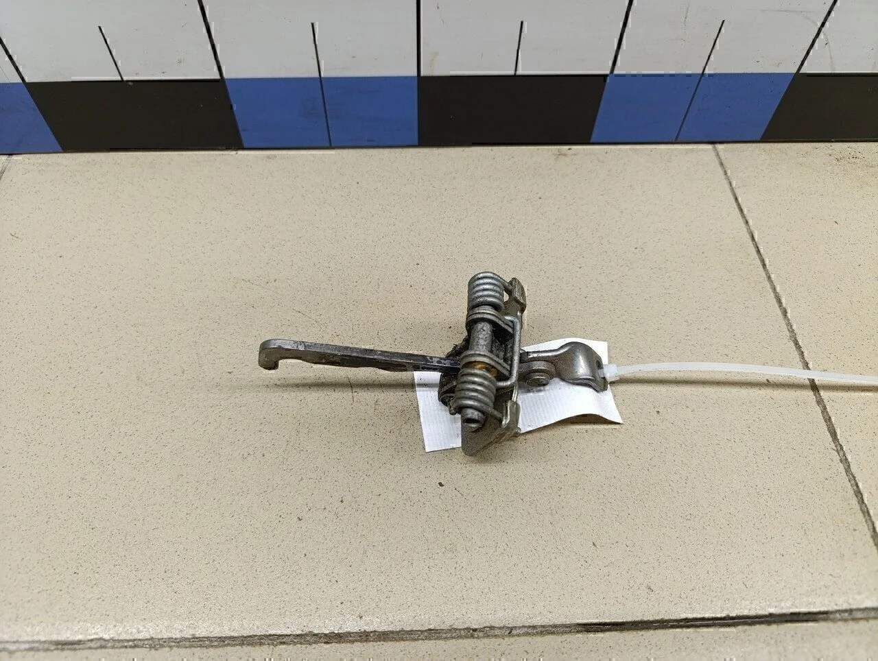 Ограничитель двери Duster 2012>