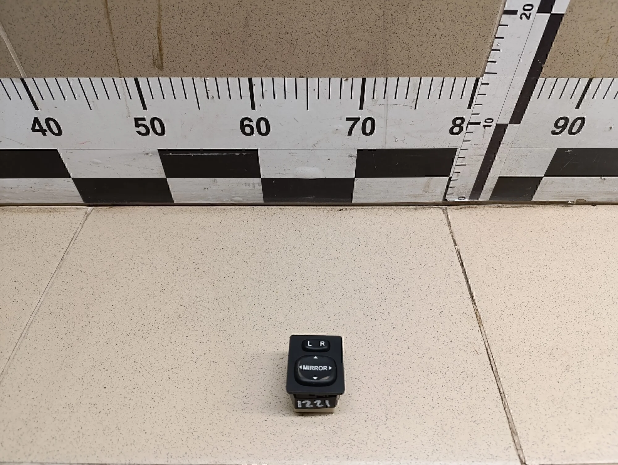 Переключатель регулировки зеркала Yaris 2005-2011