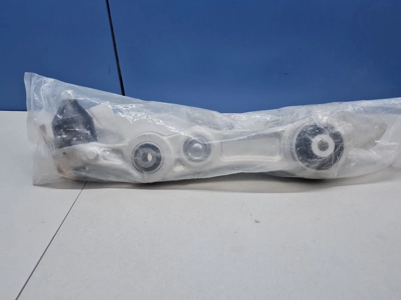 Рычаг передний нижний правый задний для Mercedes E-klasse Coupe C238 2017-