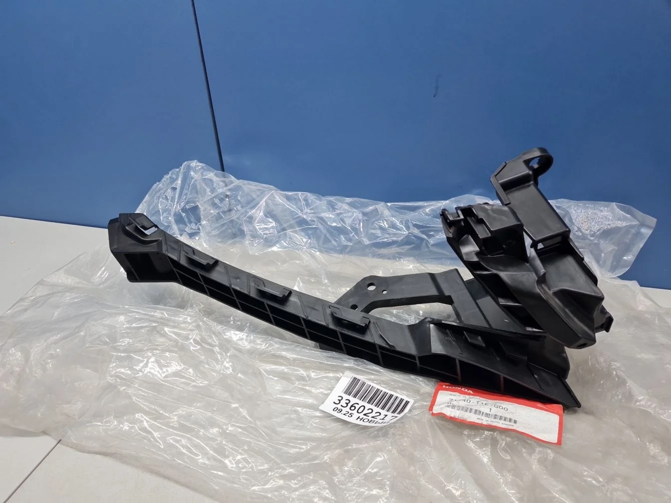 Кронштейн фары правый для Honda CR-V 2012-2018