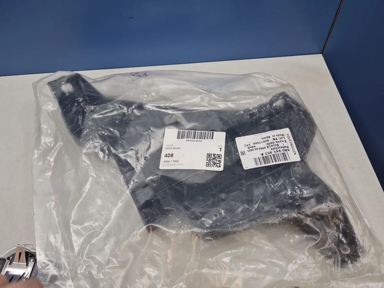 Кронштейн фары левый для Audi Q5 8R 2008-2017