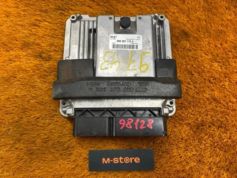 Блок управления ДВС Audi Q5 2010 8R0907115A 8R CDN