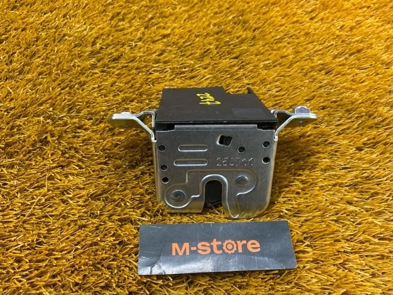 Замок багажника Volkswagen Touareg 2011 7P0827505G 7P CGRA