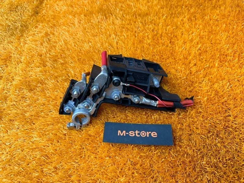 Клемма аккумулятора плюс Audi Q5 2009 8J0915459 8R CAL