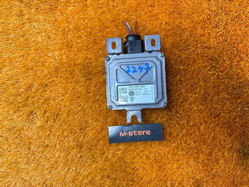 Блок управления топливным насосом Volkswagen Touareg 2011 7P0906093 7P CGRA