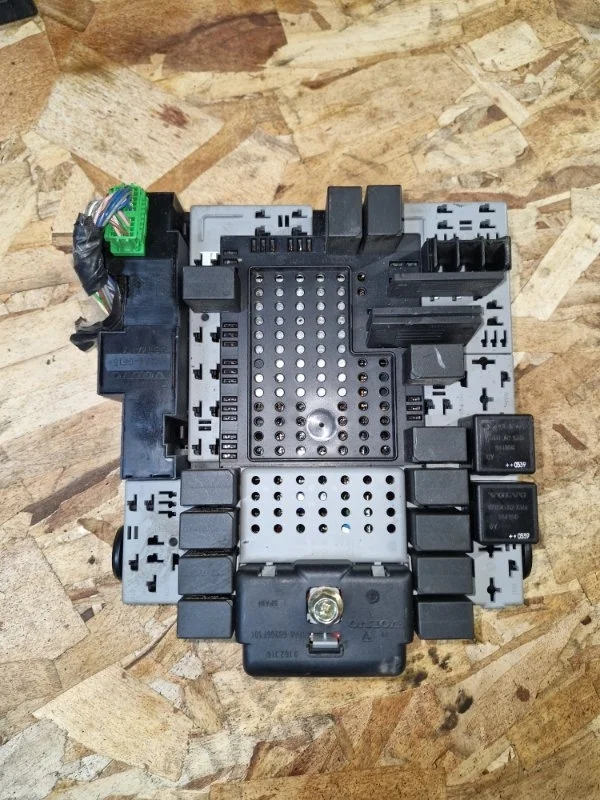 Блок cem Volvo S60 2004 RS