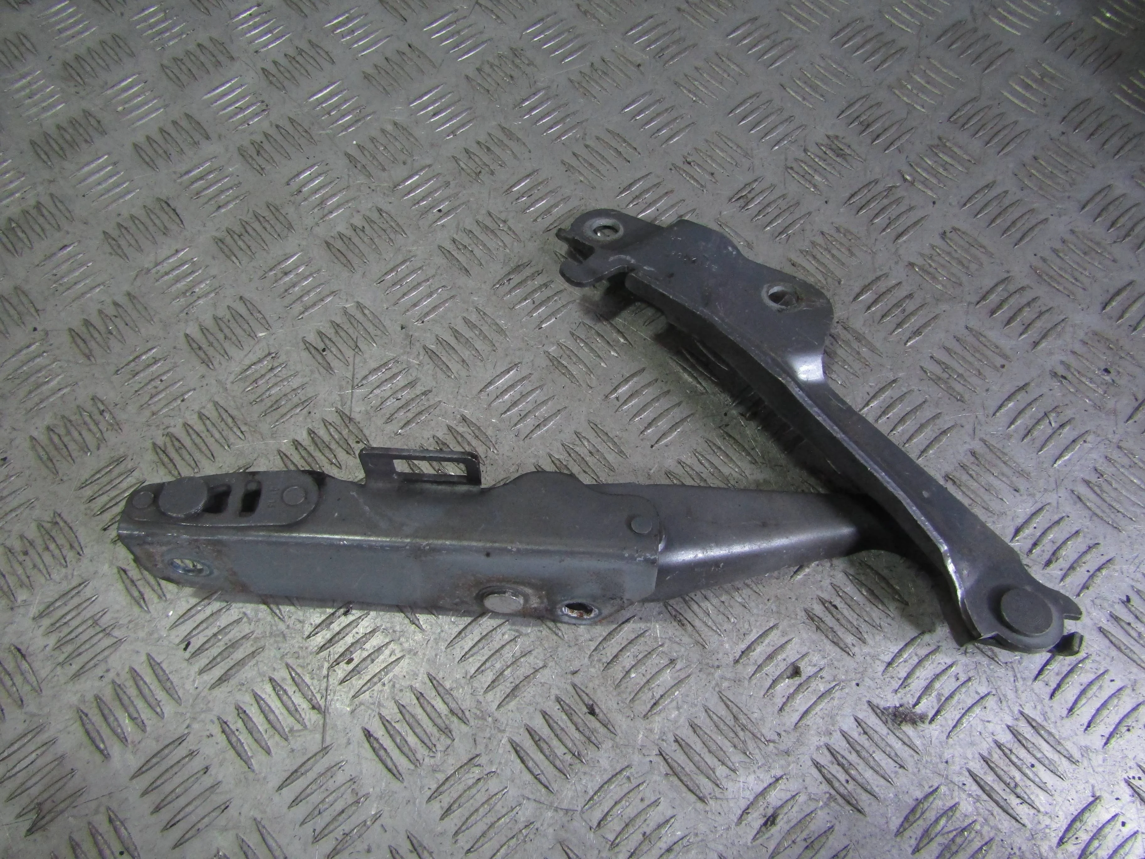 Петля капота левая JAGUAR XF I рестайлинг (2011—2