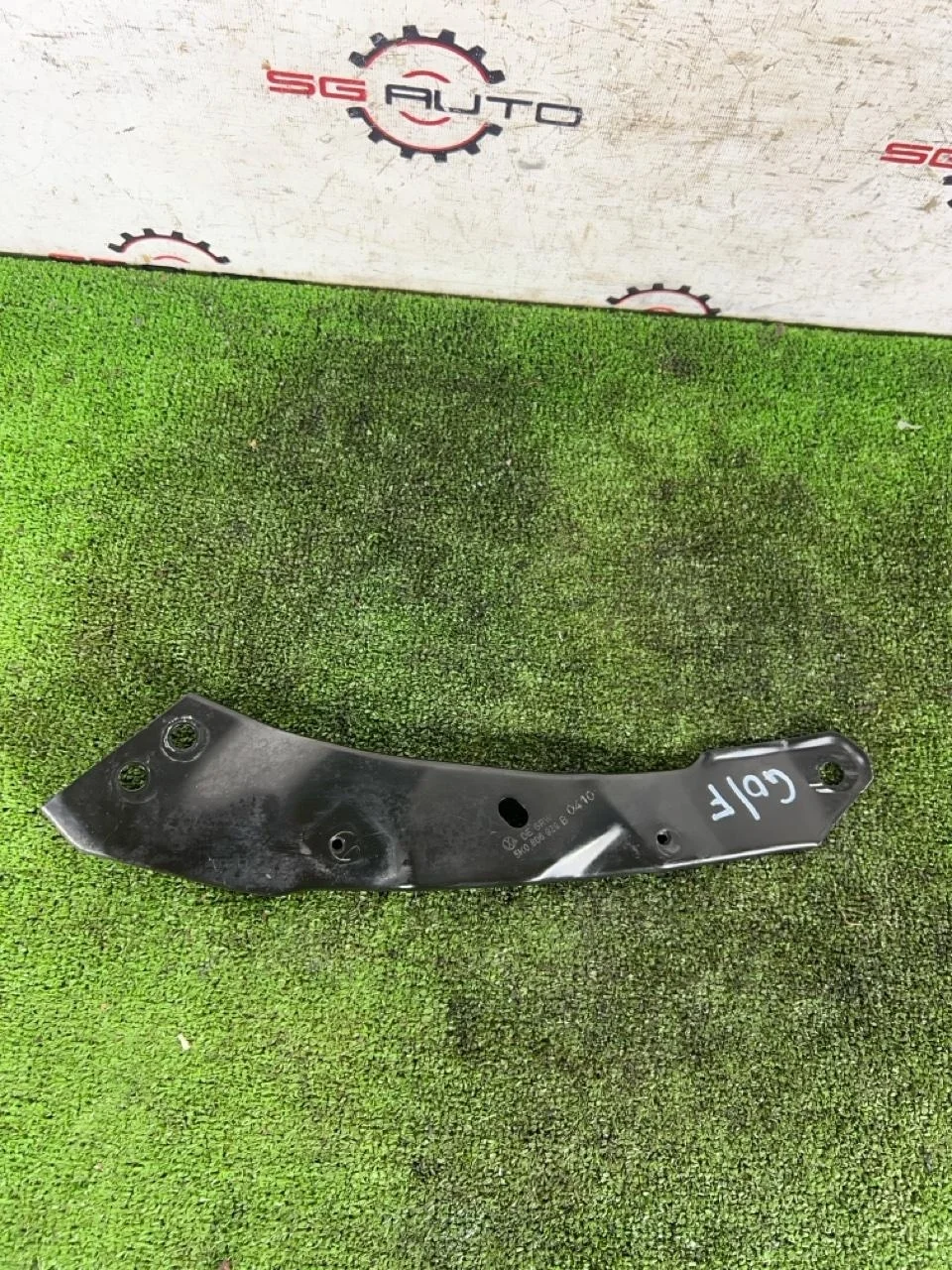 Кронштейн радиатора Volkswagen Golf 2005