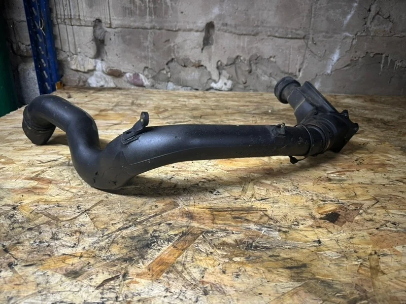 Патрубок интеркулера Volvo XC90