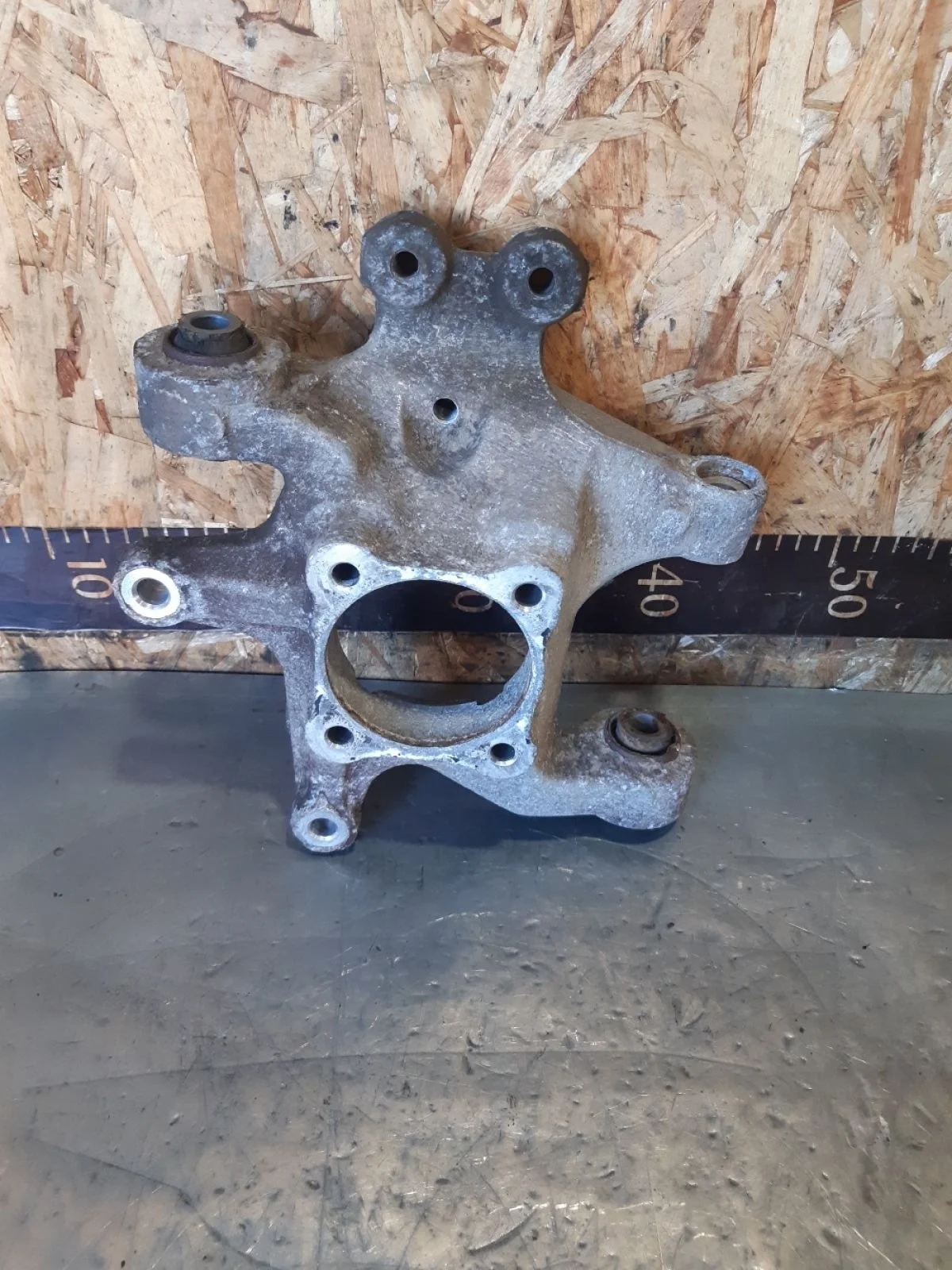 Кулак задний правый Opel Antara I рестайлинг (2010—2017) 2012 черный