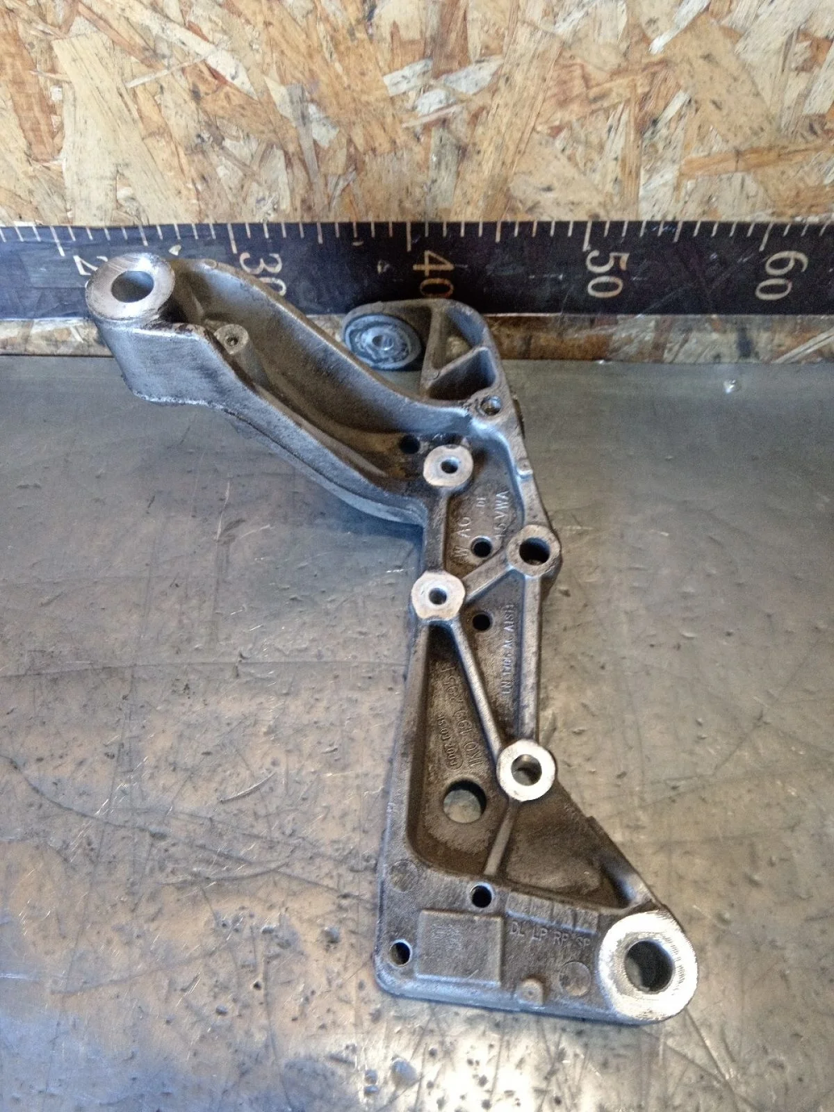 Кронштейн подрамника Skoda Octavia II рестайлинг (2008—2013) 2010 1Z/F9R